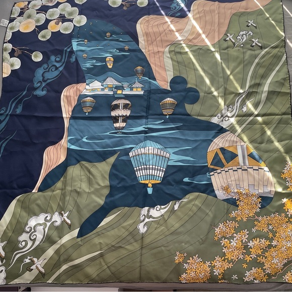 Large Square Scarf - Picture 2 of 4